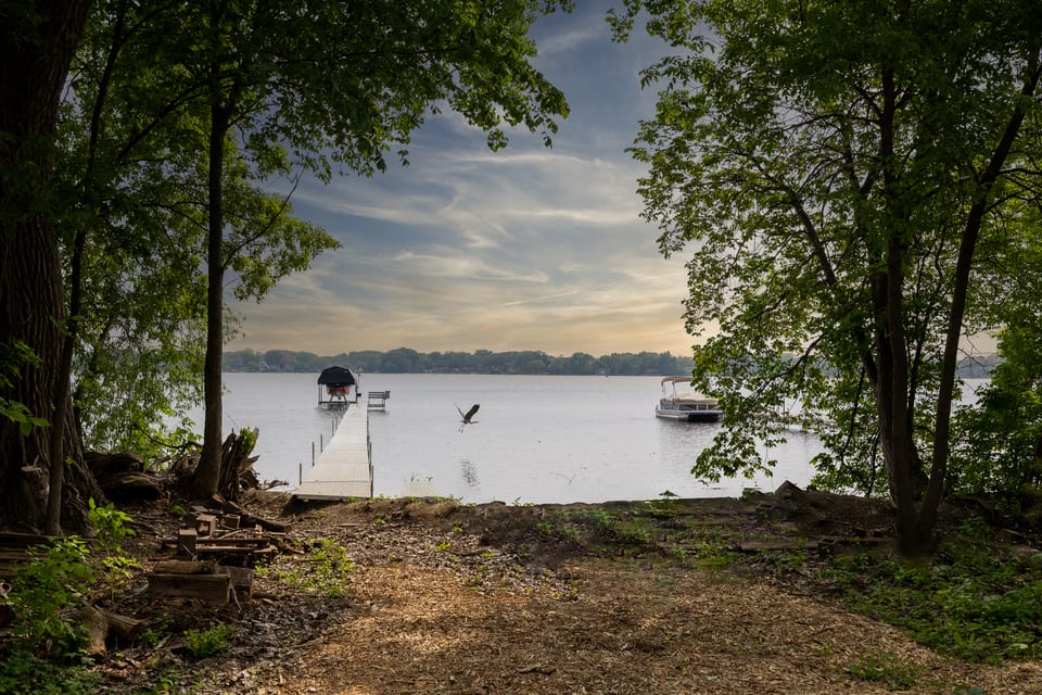 Cottage on Medicine Lake - Plymouth