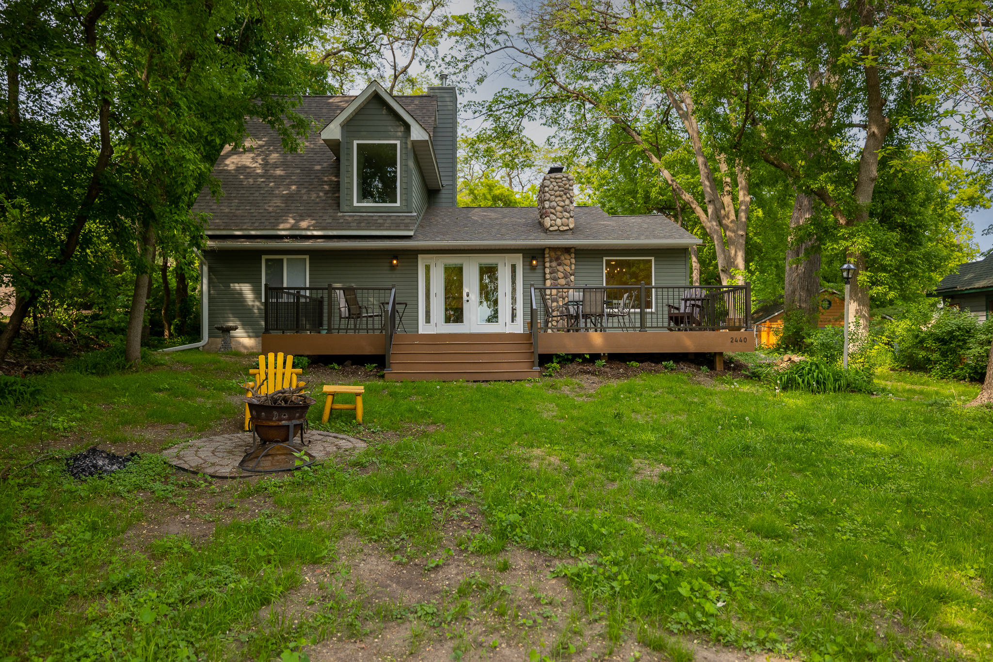 Cottage on Medicine Lake - Plymouth