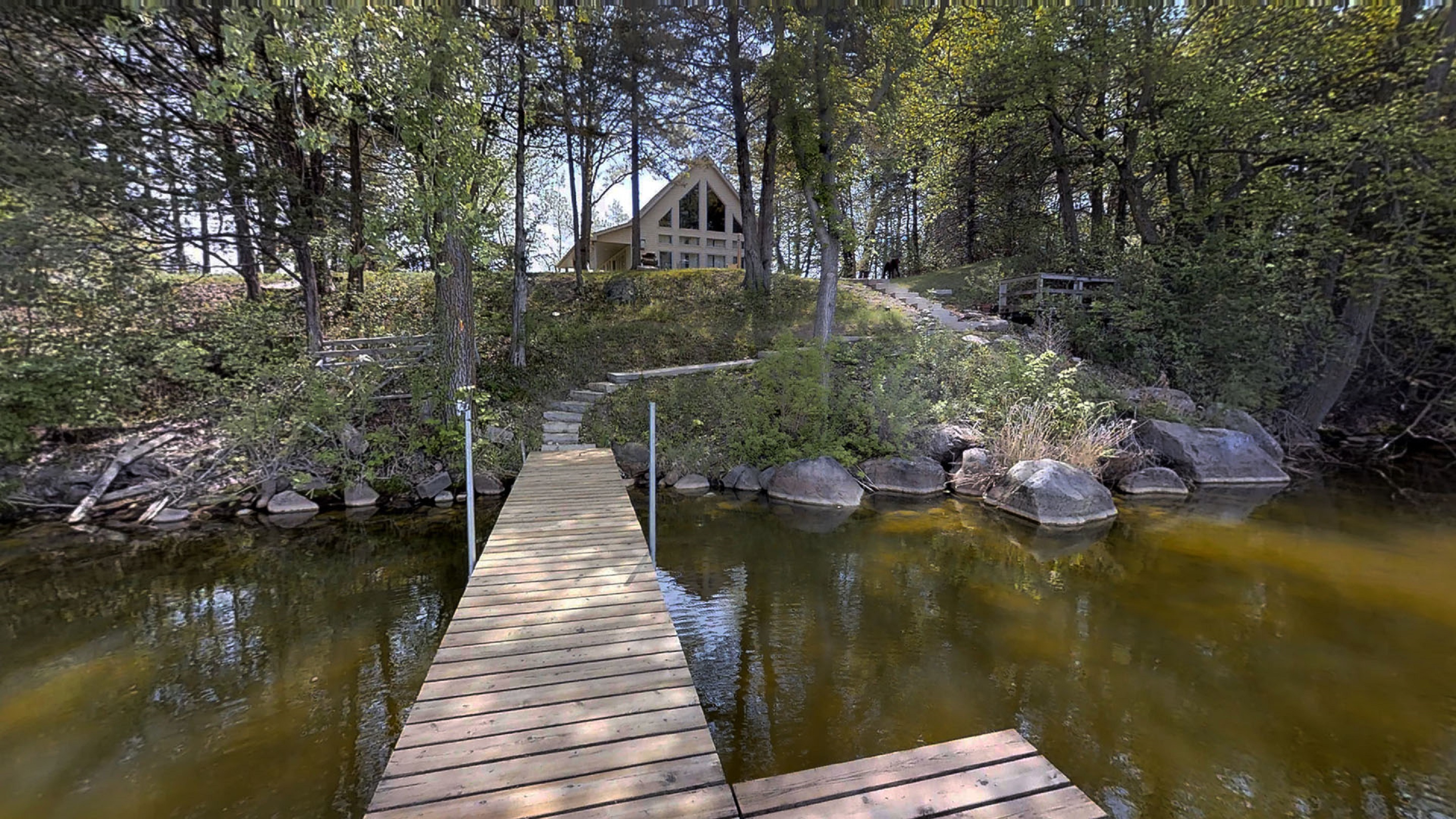 Lakefront Hideaway