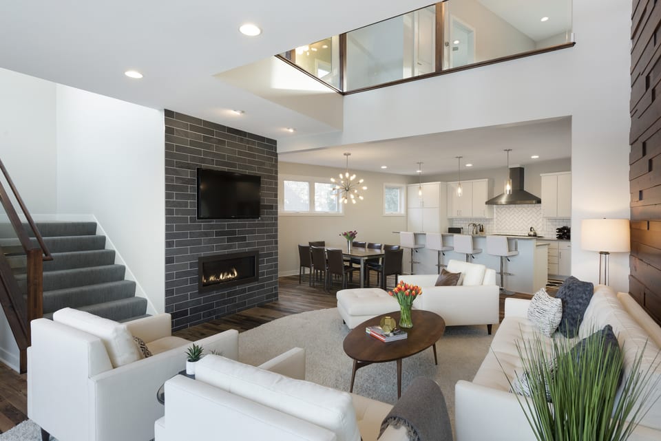 Lakefront Luxury - Mound