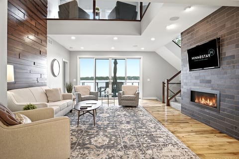 Lakefront Luxury