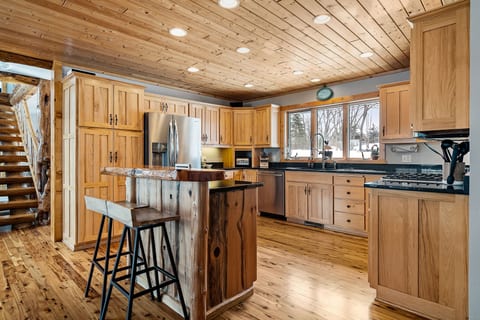 Maple Lake Chalet