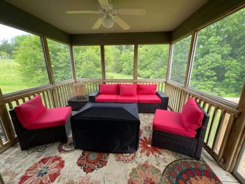 Galena Haven Gorgeous cabin 3bdrm/3bth, hot tub, k