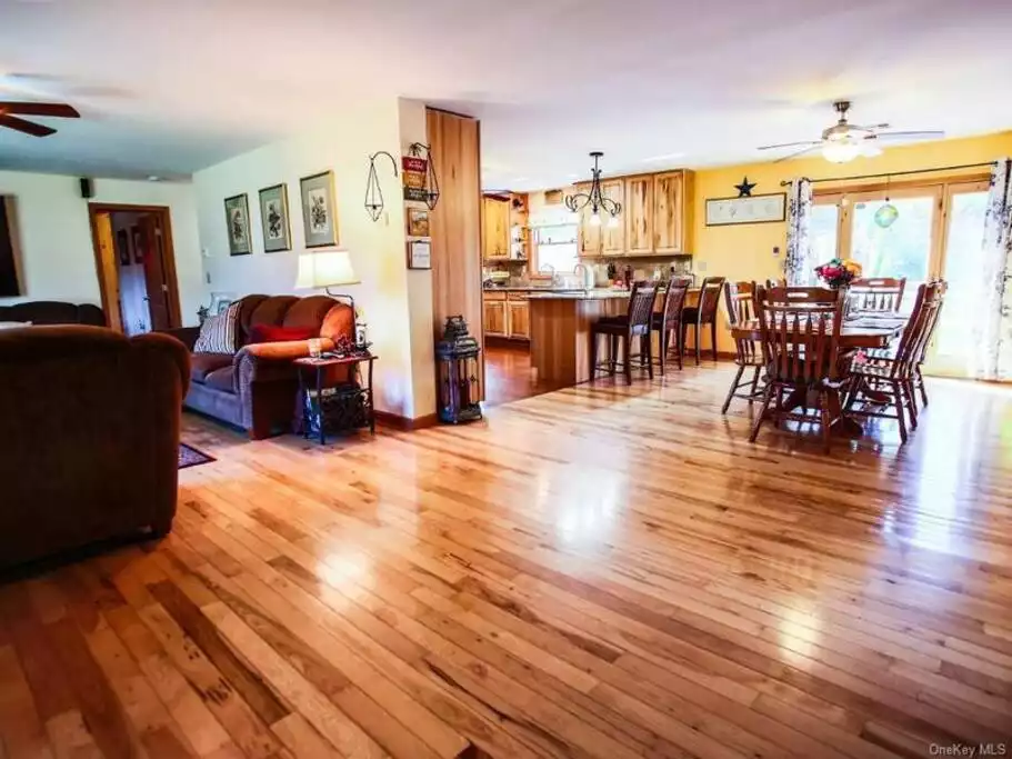 The Catskills Vacation Estate -mansion + 15 acres - Monticello