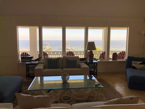 Seabreeze Kemah 3600 sqft Waterfront Home