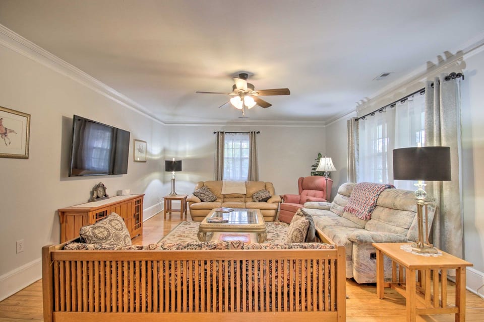 Porch & Pasture Retreat - Anderson