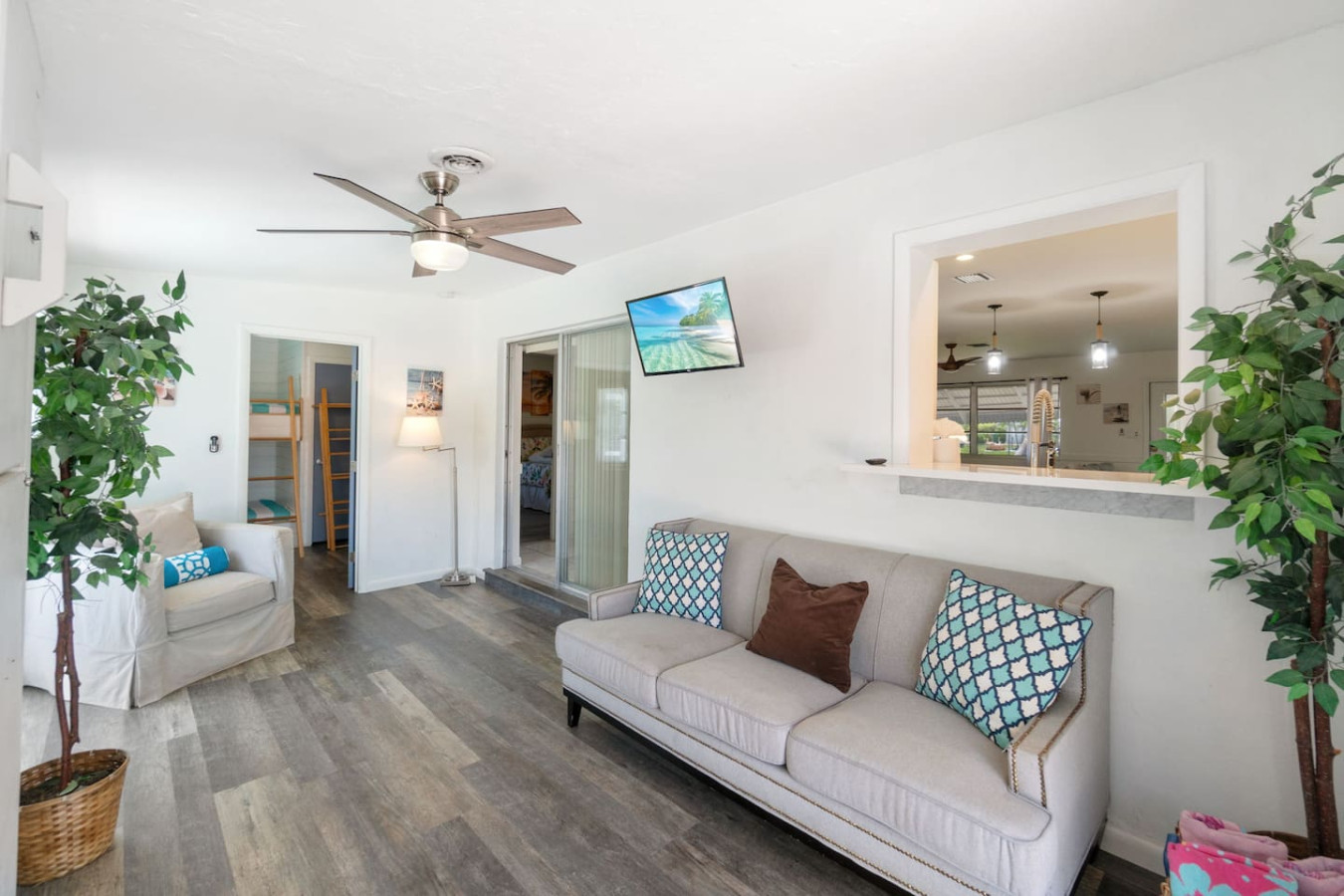 coastal-pearl-getaway/