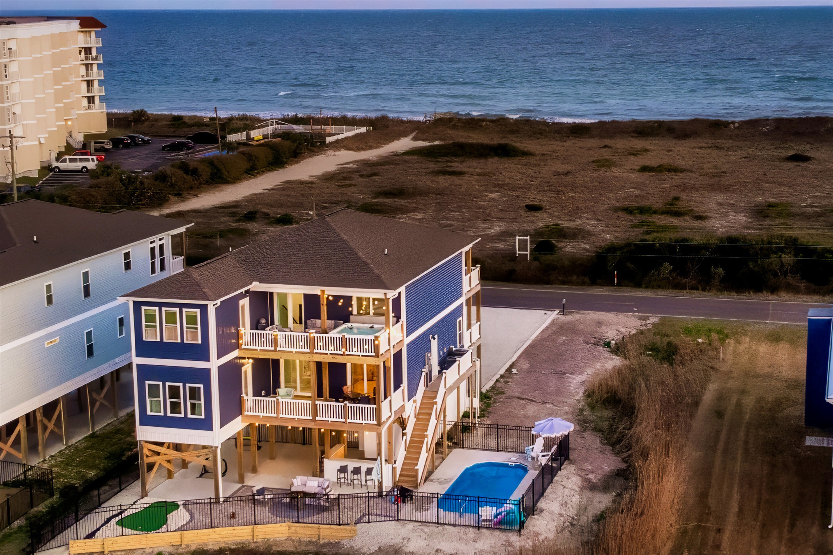 Experience unparalleled luxury in Cushy Coast House. Follow us on our IG @CushyCoastHouse