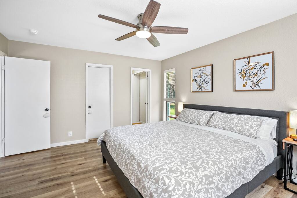 Garden Retreat / King Bed / Large Yard