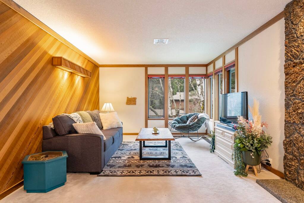 Pine 2 Paws | Golf Course | Sauna | Pool