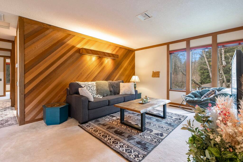 Pine 2 Paws | Golf Course | Sauna | Pool