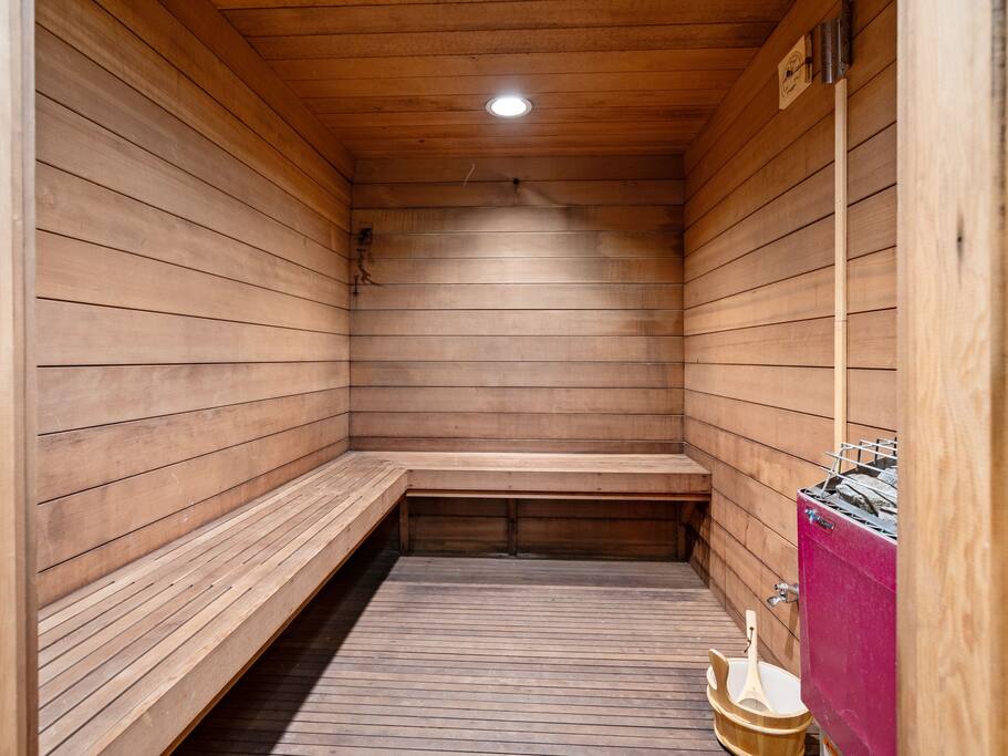Pine 2 Paws | Golf Course | Sauna | Pool
