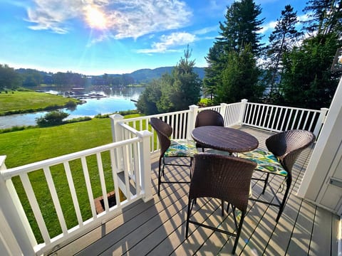 Lake Front Home w/ Hot Tub & Firepit, walk to Wisp image 2