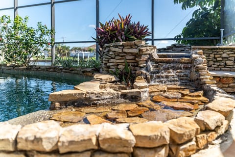 Dockside and Waterfront with Pool in Charlotte Harbor
