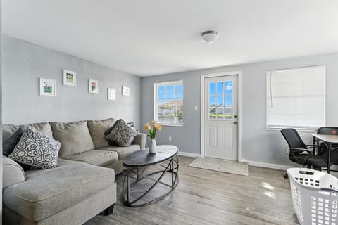 Dockside and Waterfront with Pool in Charlotte Harbor