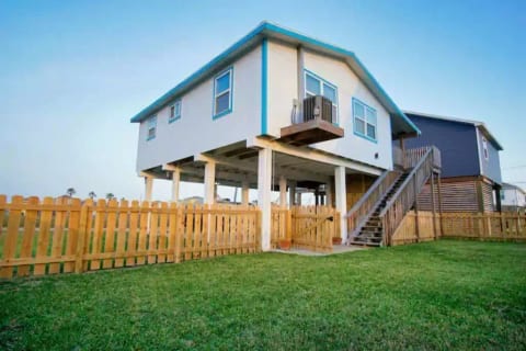 Serenity Sol ※ Surfside Charmer Near Beach & Jetty