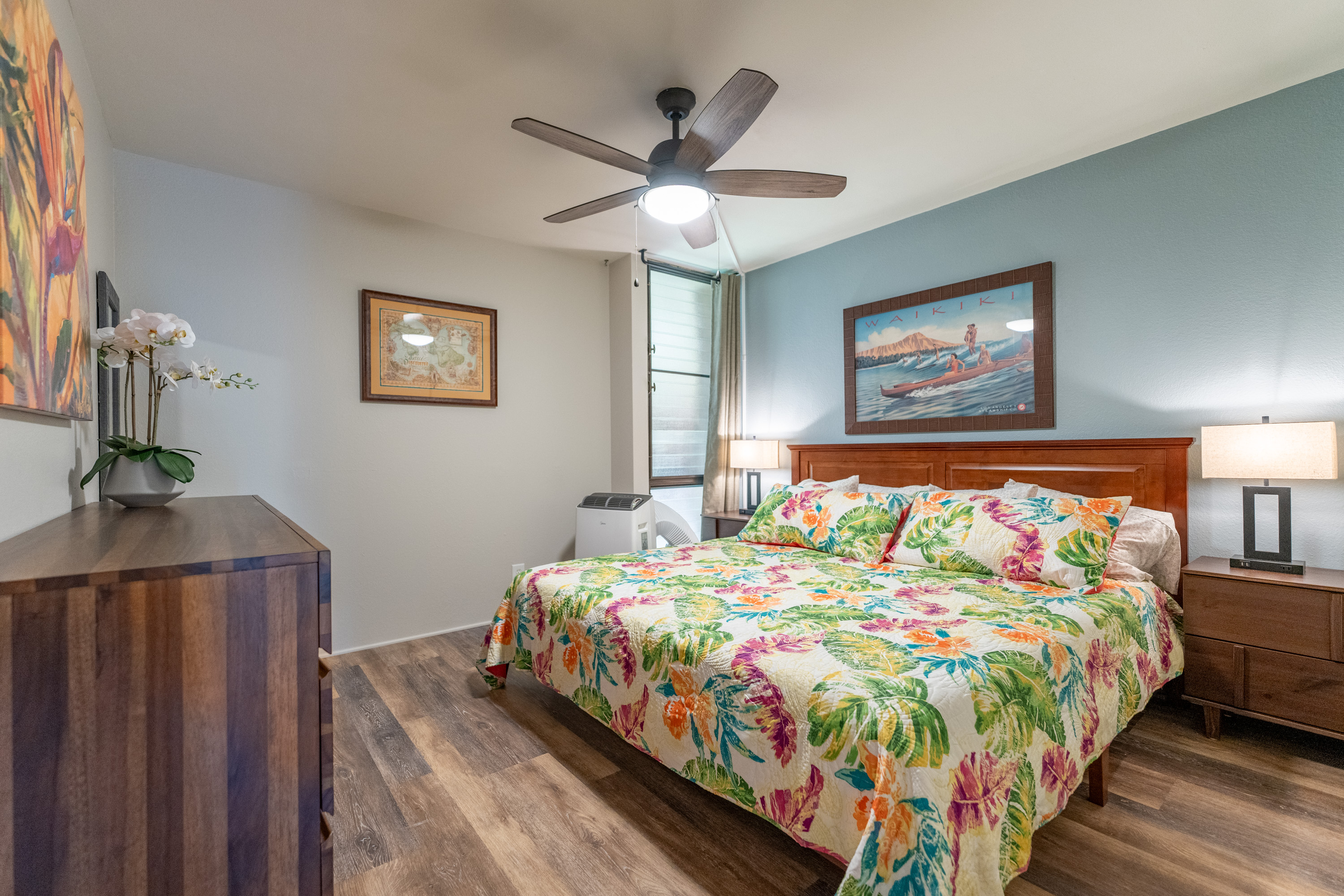 King bed featuring plush memory foam for a dreamy night's sleep with AC at your fingertips