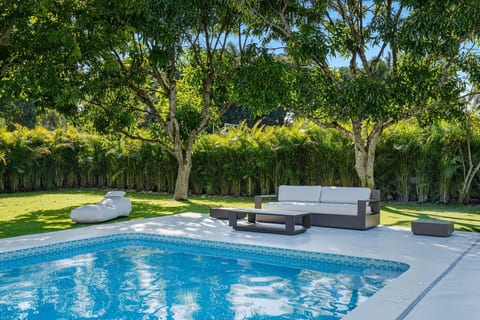 Luxury house with Padel Court, Pool Gym & Golf