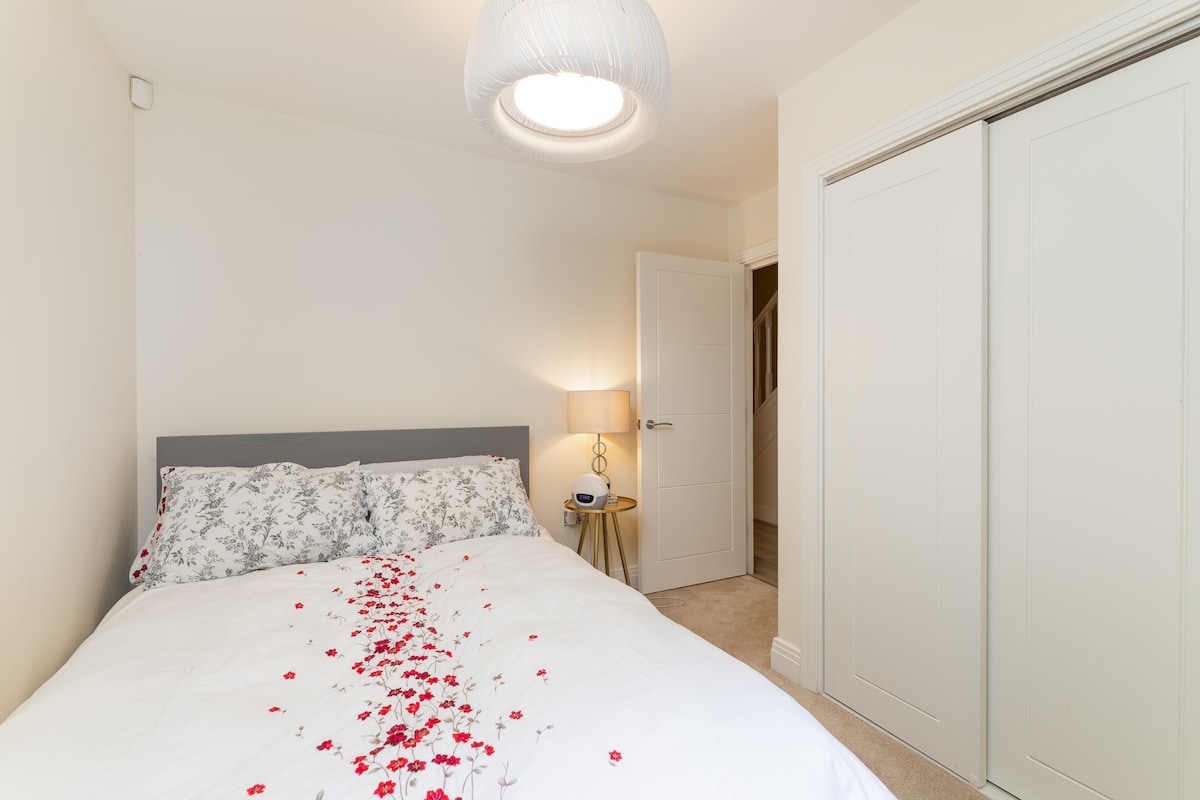 Modern & Bright Flat in Wimbledon