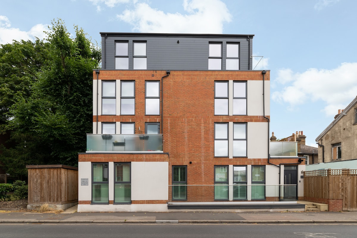 Modern & Bright Flat in Wimbledon