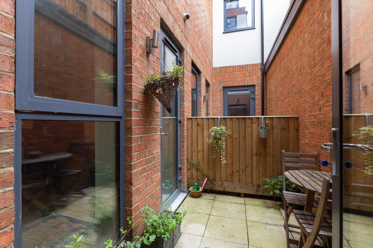 Modern & Bright Flat in Wimbledon