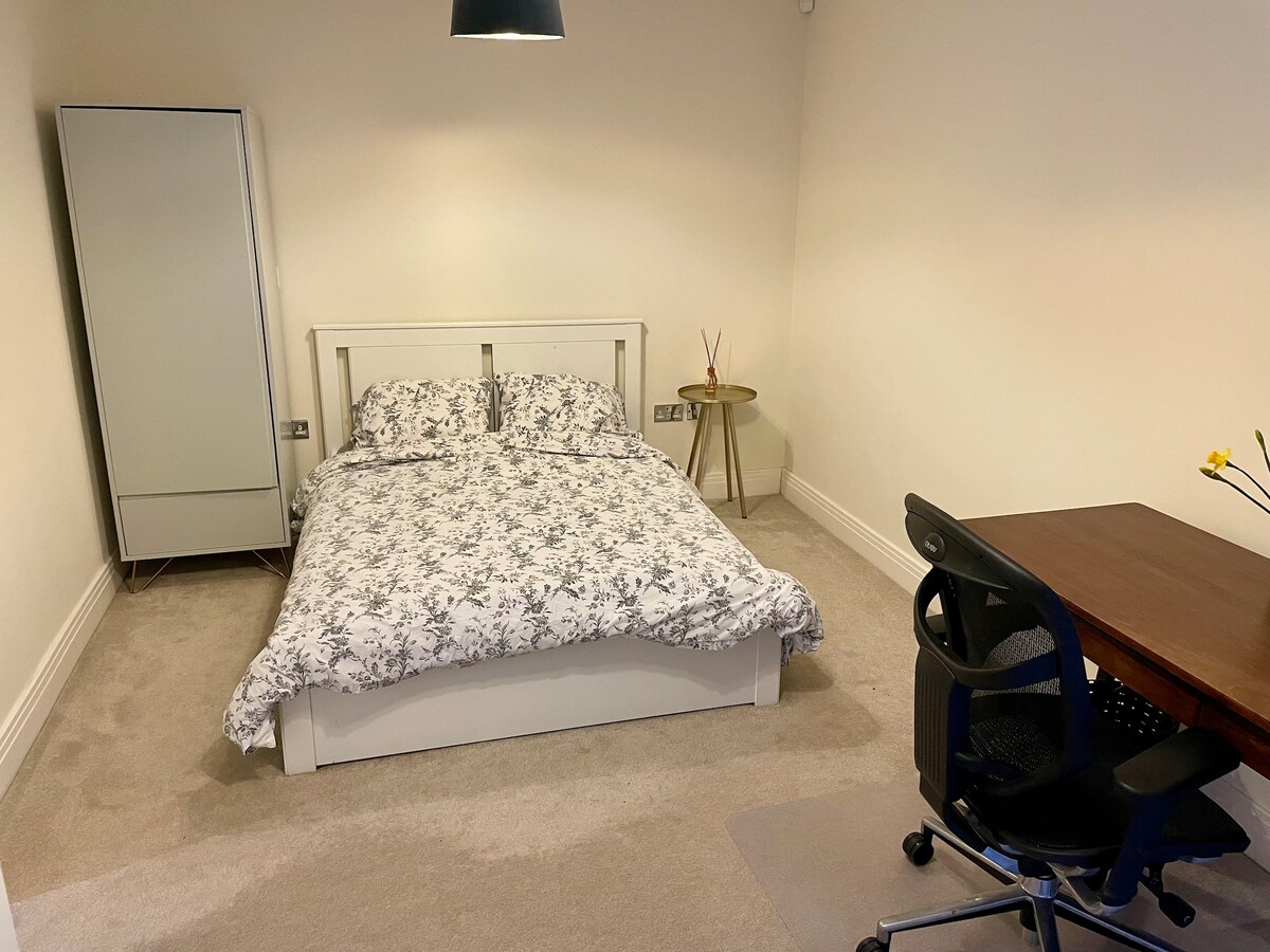 Modern & Bright Flat in Wimbledon
