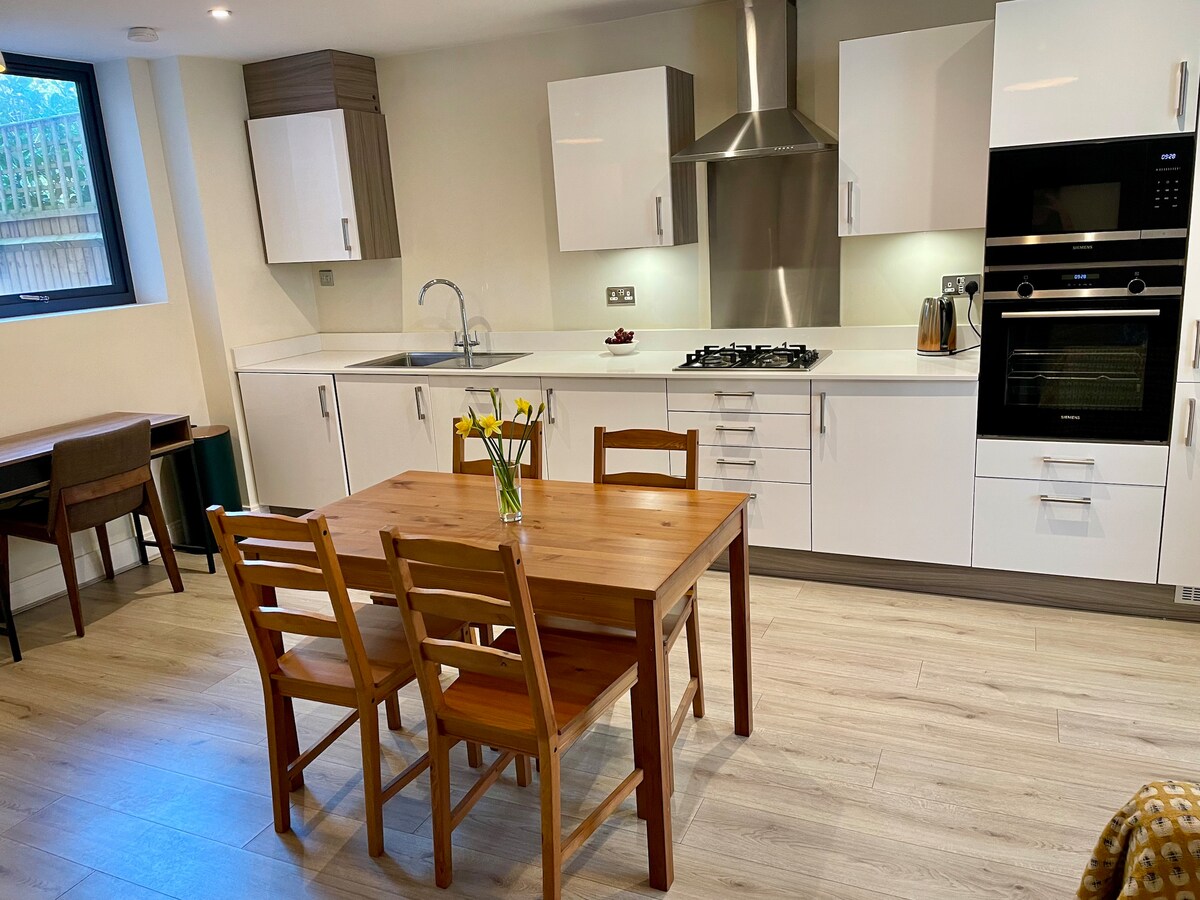 Modern & Bright Flat in Wimbledon