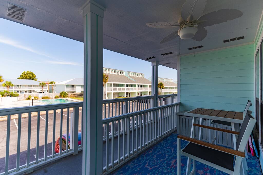 Clifford's Retreats -Boho Vibe -Across from Beach