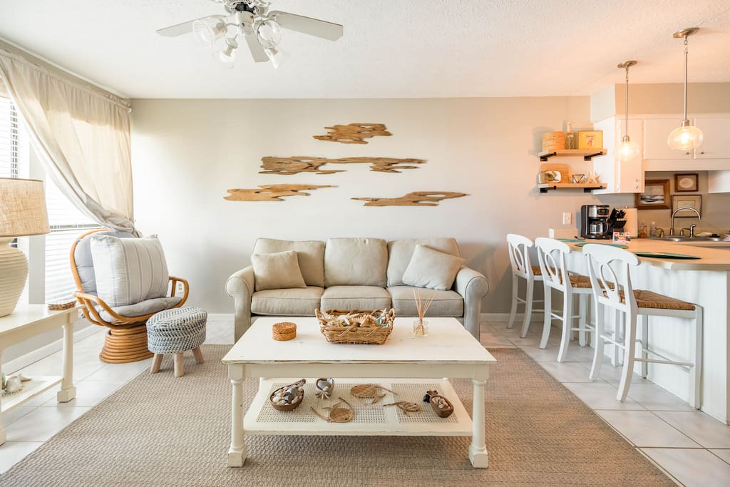 Clifford's Retreats -Boho Vibe -Across from Beach