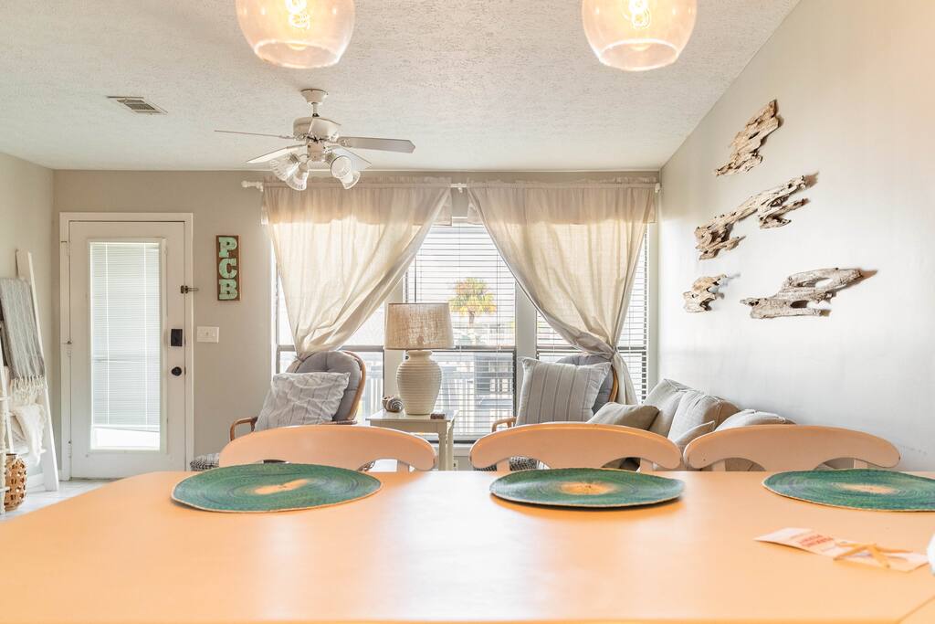 Clifford's Retreats -Boho Vibe -Across from Beach