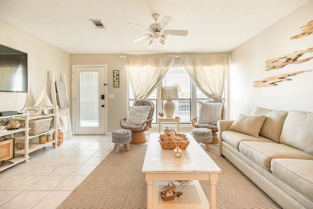 Clifford's Retreats -Boho Vibe -Across from Beach