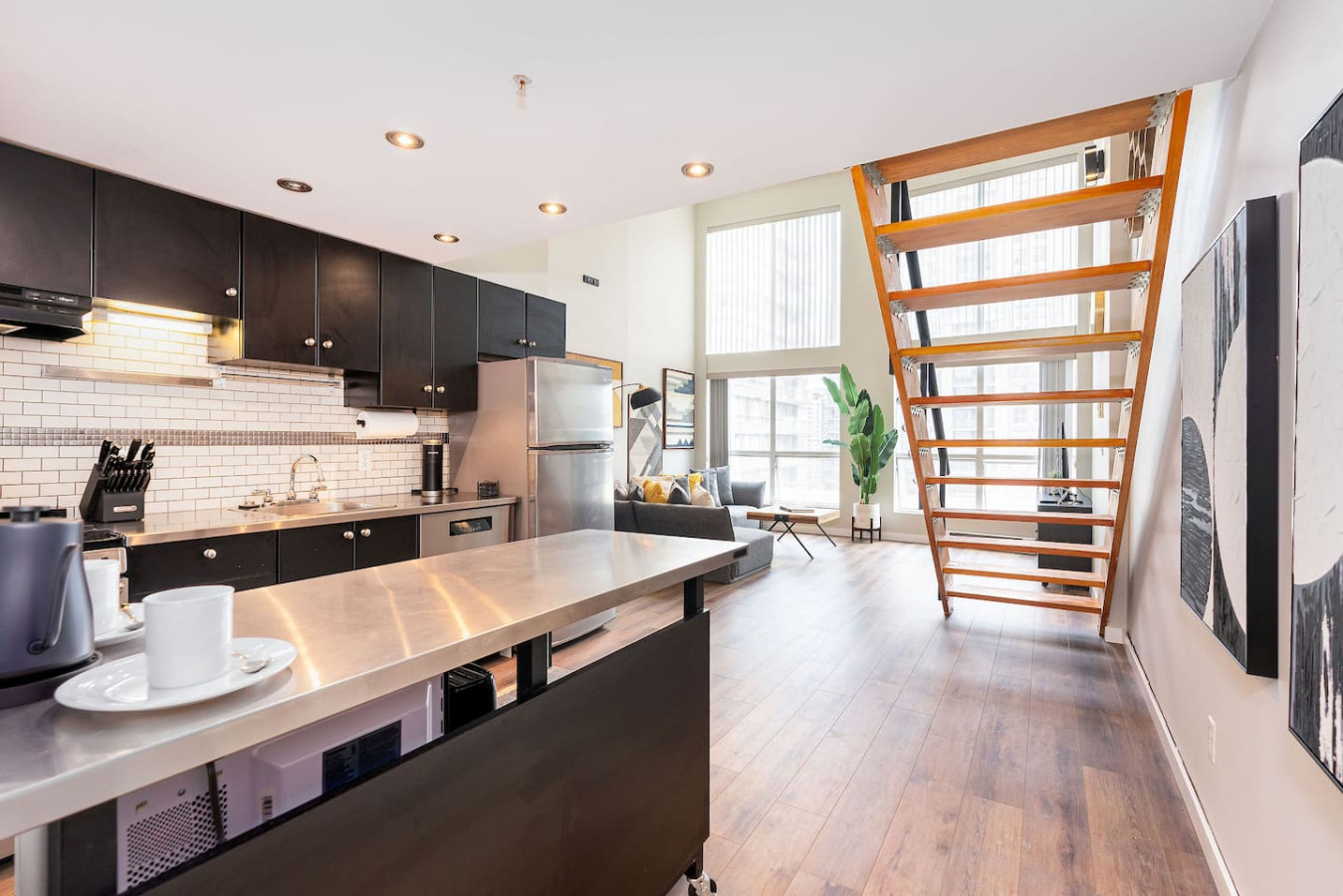 brightandspaciousloft-dt-central/