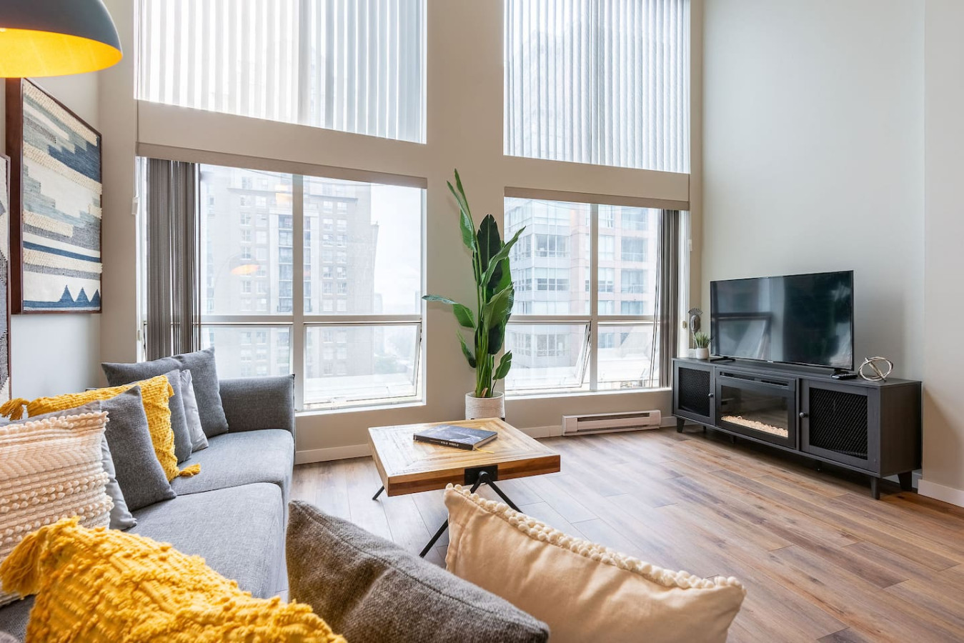 brightandspaciousloft-dt-central/