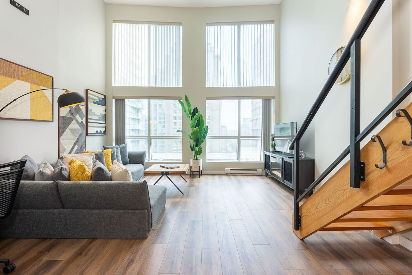 brightandspaciousloft-dt-central/