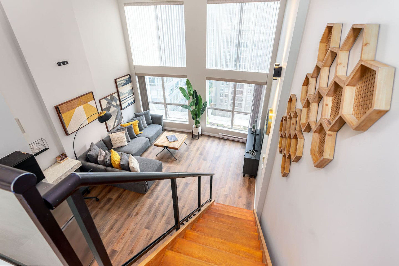 brightandspaciousloft-dt-central/