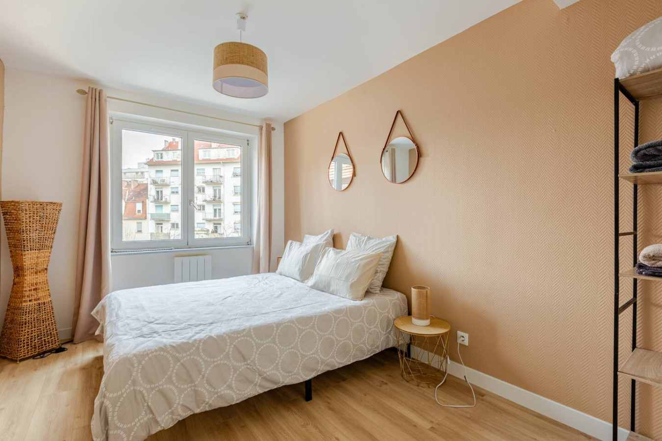 banksy-inspired-apartment-in-strasbourg/