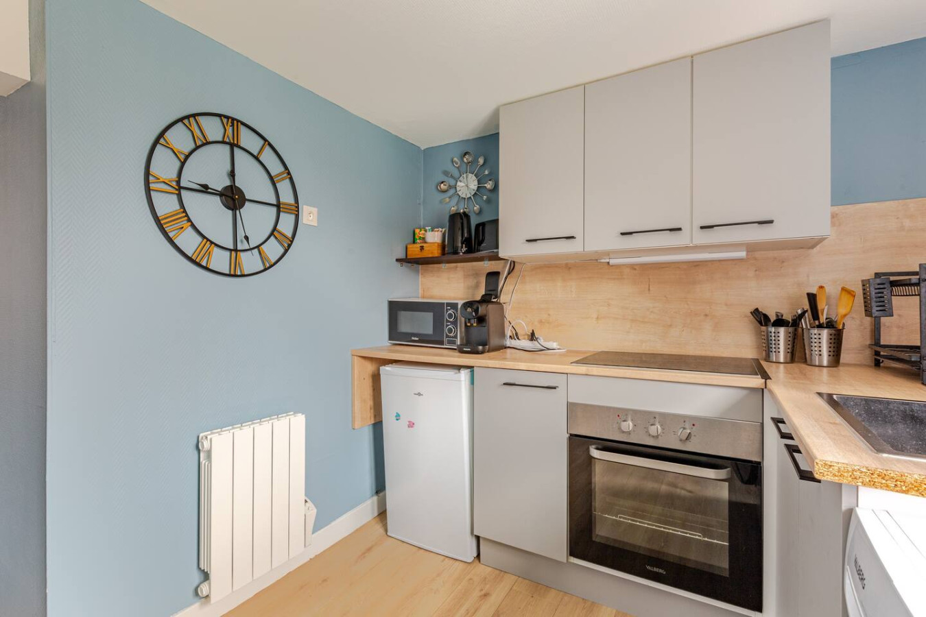 banksy-inspired-apartment-in-strasbourg/