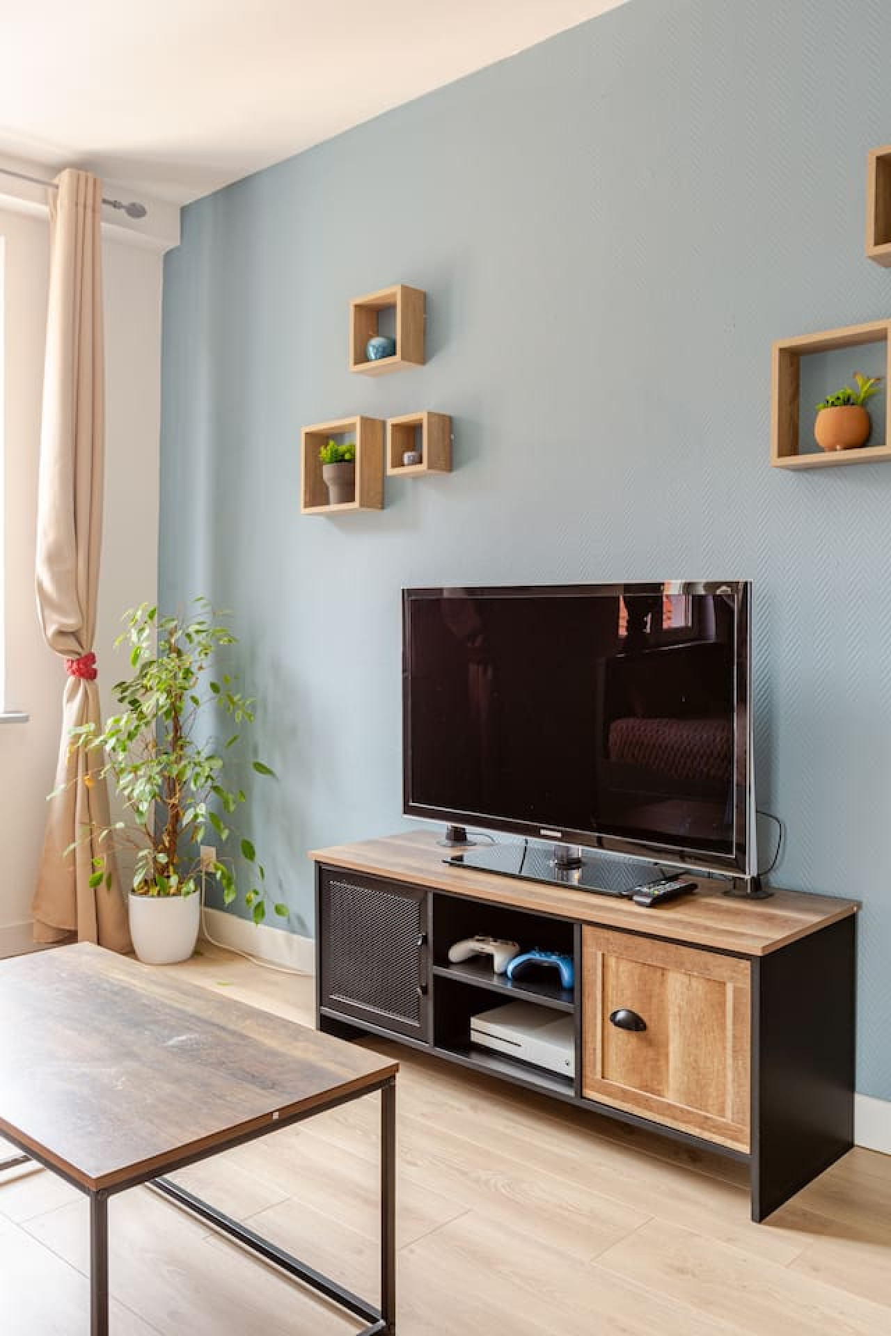 banksy-inspired-apartment-in-strasbourg/