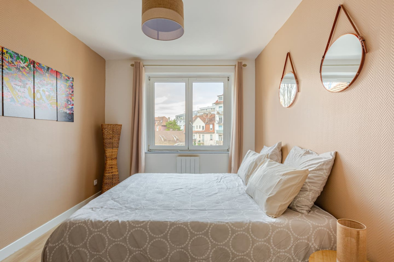 banksy-inspired-apartment-in-strasbourg/