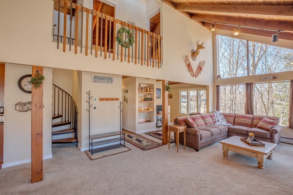 Rustic, Cozy and Picturesque getaway on Loon