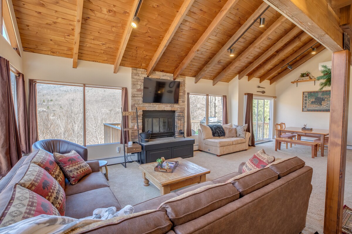 Rustic, Cozy and Picturesque getaway on Loon