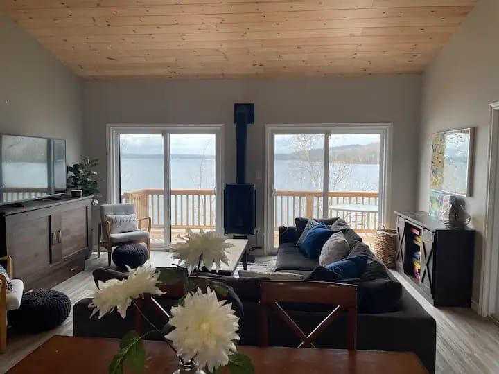 Papineau Lake Retreat