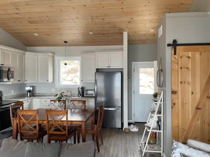 Papineau Lake Retreat