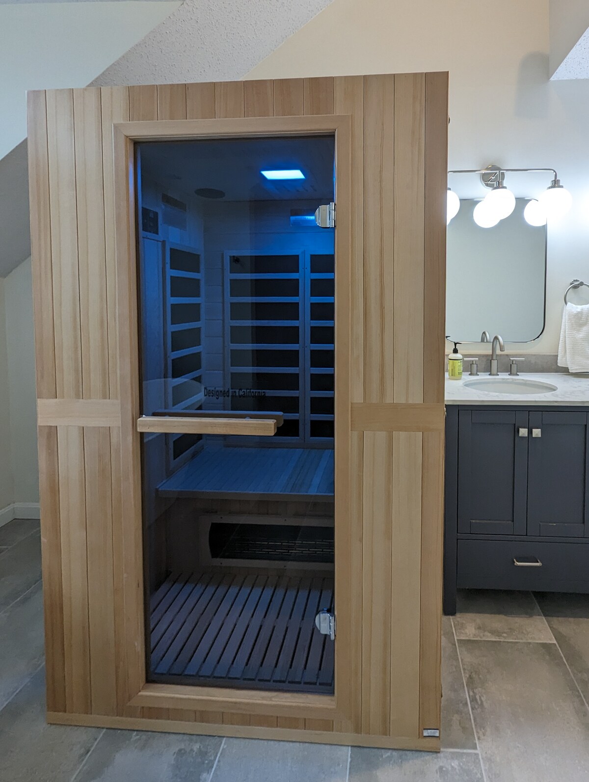 luxe-ski-in-out-foliage-hiking-sauna-hot-tub/