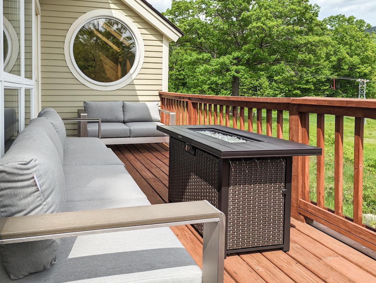 luxe-ski-in-out-foliage-hiking-sauna-hot-tub/