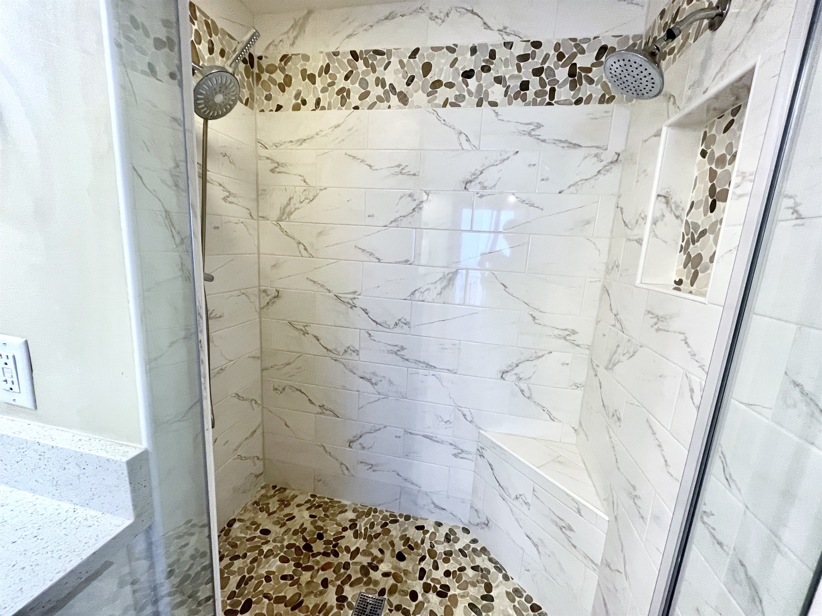 Tiled double shower 2020 Tiled double shower 2020 - Butler's Treasure Island 1210 - Panama City Beach