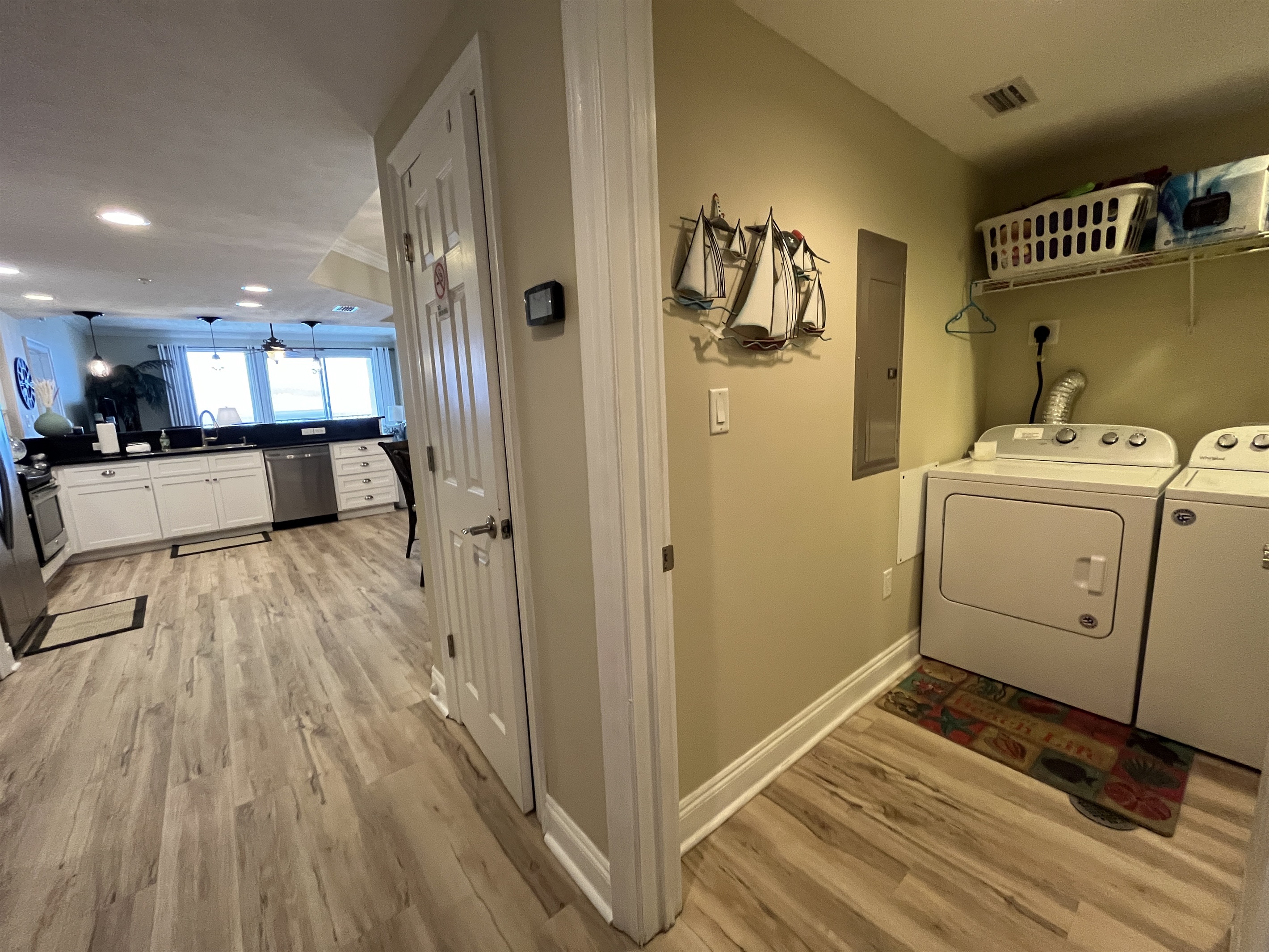 Full size washer/dryer Full size washer/dryer - Butler's Treasure Island 1210 - Panama City Beach