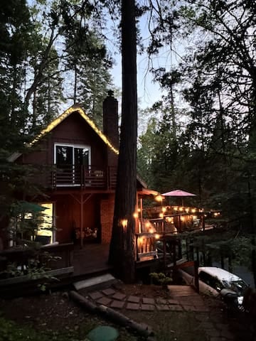 The Lakewood Cabin