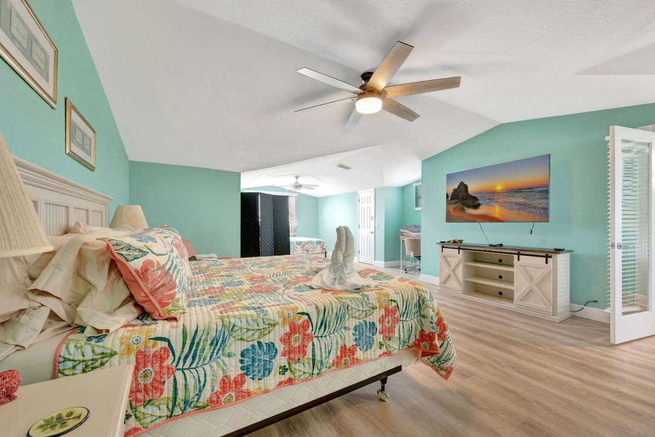 sunny-waterfront-key-colony-3br-3ba-villa-w-dock/