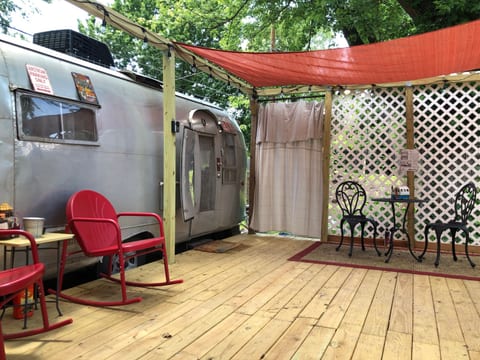 Vintage Airstream - Glamping with Style!